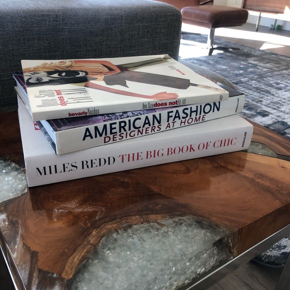 ONE SIZE DOES NOT FIT ALL • Coffee Table Book - Picture 2 of 8